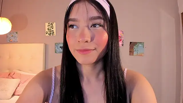 Maia W10 online show from 04/12/26, 03:04