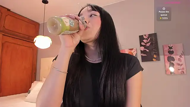 Maia W10 online show from 01/14/26, 12:20