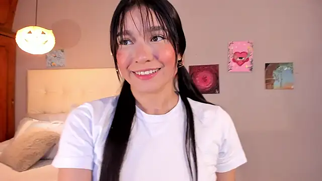Maia W10 online show from 04/28/26, 12:09