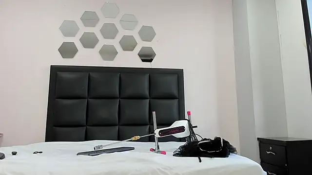 Catalina Jonex online show from 04/09/26, 11:49