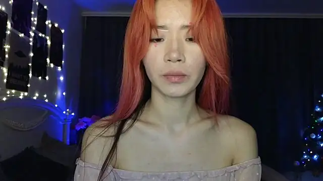 Snapshot of E_v_E_ chatting on 01/14/25, 01:49 E v E online show from 01/14/25, 01:49