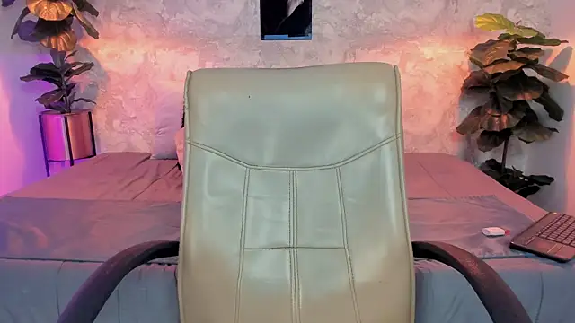 Regan   online show from 10/17/25, 02:04