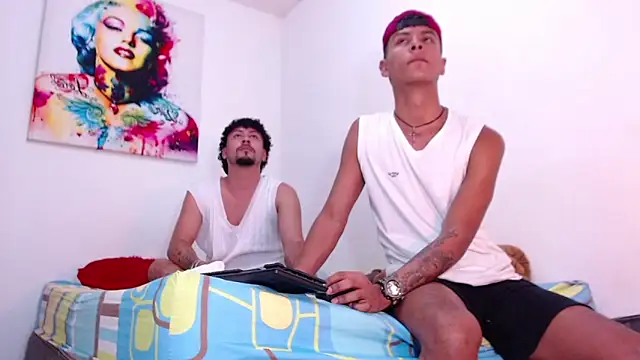 Snapshot of enjoy_vibes chatting on 11/11/25, 02:45 enjoy vibes online show from 11/11/25, 02:45