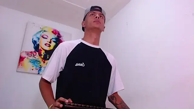 Snapshot of enjoy_vibes chatting on 12/05/25, 09:34 enjoy vibes online show from 12/05/25, 09:34