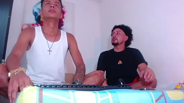 Snapshot of enjoy_vibes chatting on 11/25/25, 11:27 enjoy vibes online show from 11/25/25, 11:27