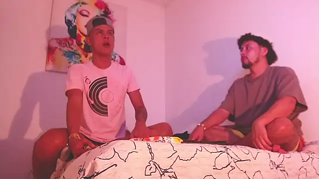 Snapshot of enjoy_vibes chatting on 12/04/25, 09:30 enjoy vibes online show from 12/04/25, 09:30