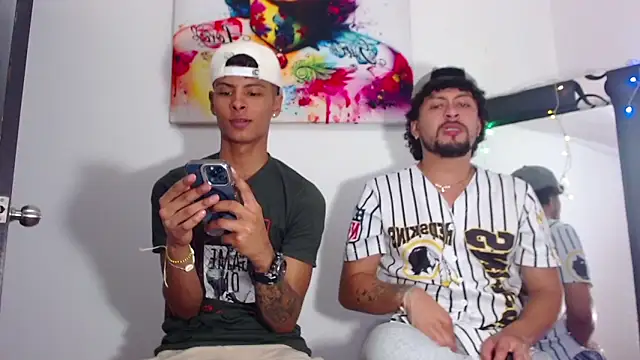 Snapshot of enjoy_vibes chatting on 12/15/25, 03:01 enjoy vibes online show from 12/15/25, 03:01