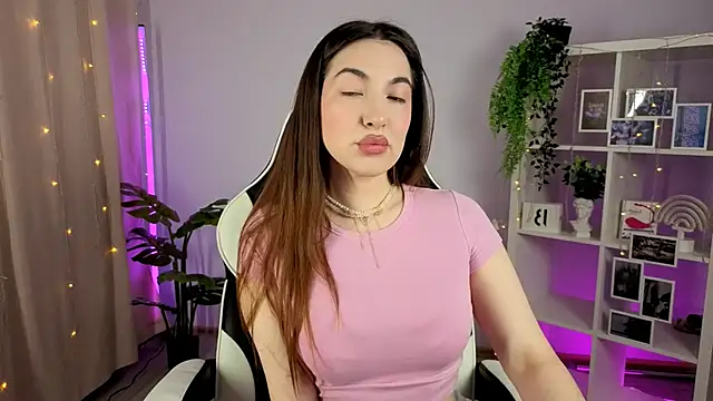 Snapshot of MelissaLovvv chatting on 11/07/25, 05:01 MelissaLovvv online show from 11/07/25, 05:01