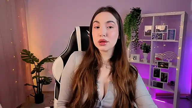 Snapshot of MelissaLovvv chatting on 11/21/25, 03:38 MelissaLovvv online show from 11/21/25, 03:38