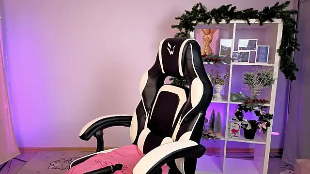 Snapshot of MelissaLovvv chatting on 12/17/25, 06:07 MelissaLovvv online show from 12/17/25, 06:07