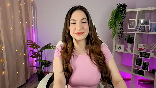 Snapshot of MelissaLovvv chatting on 11/06/25, 08:18 MelissaLovvv online show from 11/06/25, 08:18