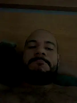 Snapshot of kioluy chatting on 09/20/25, 02:44 kioluy online show from 09/20/25, 02:44