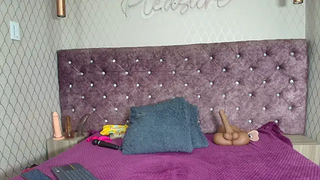 VALENTINA3x online show from 04/30/26, 02:29