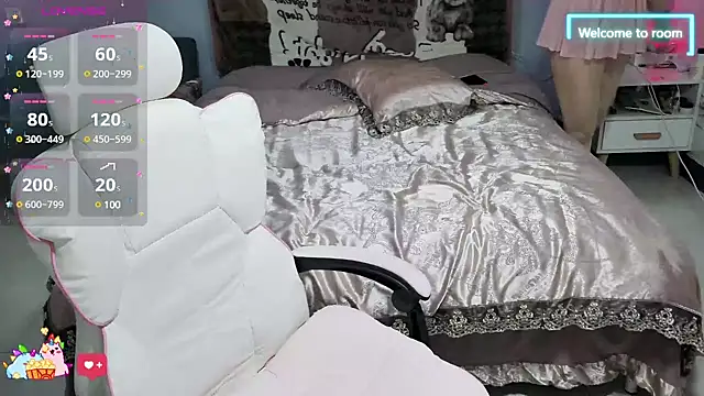 Fringya online show from 02/14/25, 06:34