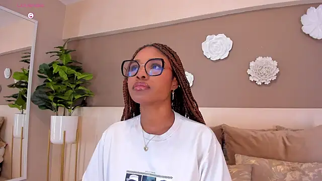 AriaFoster online show from 01/06/26, 03:43