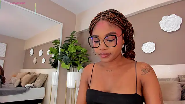 AriaFoster online show from 11/25/25, 04:02