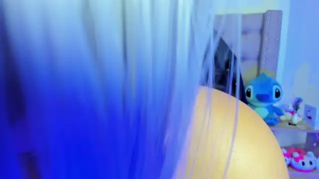 Snapshot of AngeleRoux chatting on 02/06/25, 04:42 AngeleRoux online show from 02/06/25, 04:42