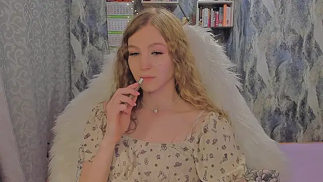 Snapshot of JuxxxsyBunx chatting on 11/02/25, 10:42 JuxxxsyBunx online show from 11/02/25, 10:42