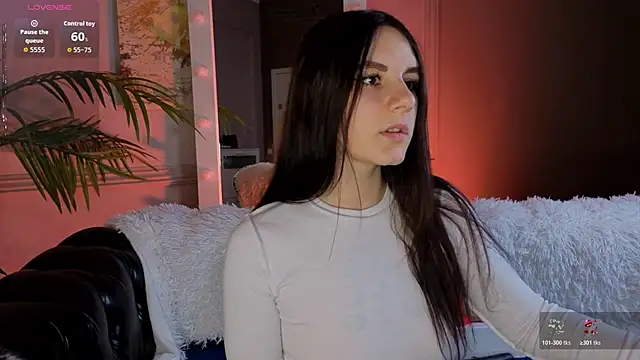 Kelly Woods online show from 11/12/25, 03:27