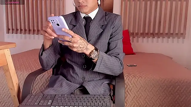 Myk3xx online show from 12/11/24, 10:38