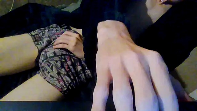 Snapshot of DynamoDuo chatting on 09/26/25, 05:47 DynamoDuo online show from 09/26/25, 05:47