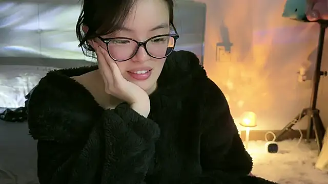 Snapshot of Fairy-HF chatting on 12/10/24, 03:22 Fairy-HF online show from 12/10/24, 03:22