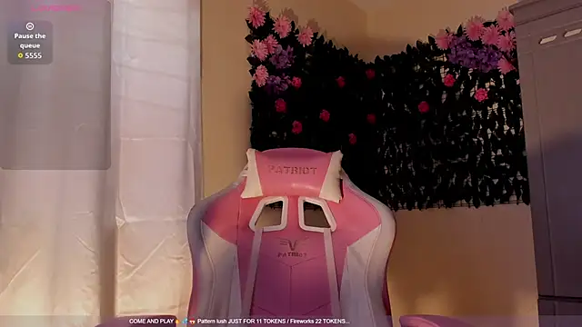 Snapshot of sweetieandjuicyy chatting on 06/17/26, 07:13 sweetieandjuicyy online show from 06/17/26, 07:13
