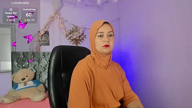 Snapshot of BadraSaadi chatting on 11/20/25, 01:01 BadraSaadi online show from 11/20/25, 01:01