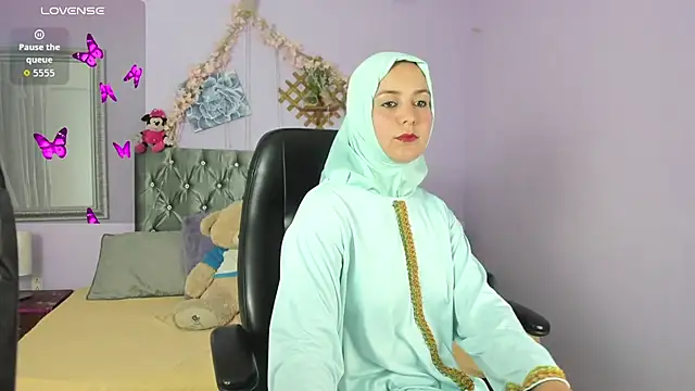 Snapshot of BadraSaadi chatting on 10/10/25, 07:58 BadraSaadi online show from 10/10/25, 07:58