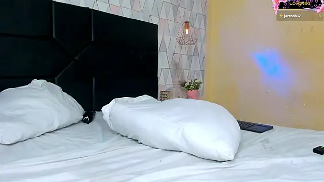 JustinePerry online show from 04/11/26, 07:45