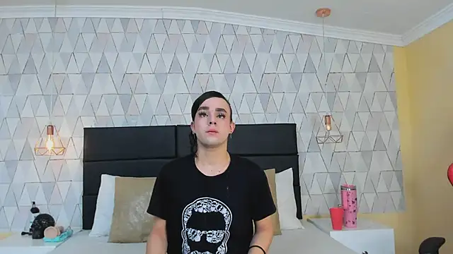 JustinePerry online show from 12/17/25, 07:46