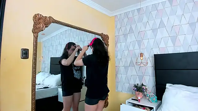 JustinePerry online show from 04/11/26, 03:58