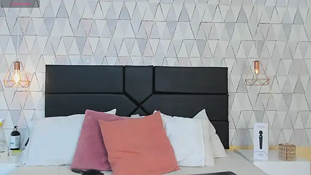 JustinePerry online show from 12/23/25, 03:28