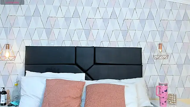 JustinePerry online show from 11/28/25, 03:28