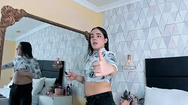 JustinePerry online show from 04/12/26, 03:43