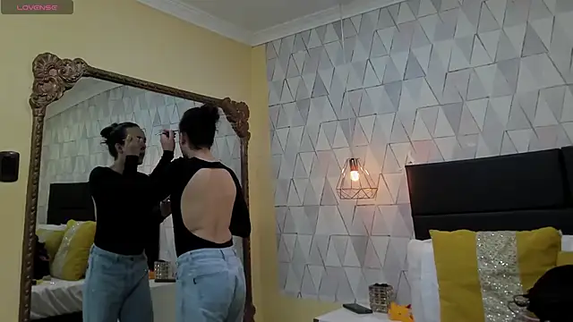 JustinePerry online show from 10/18/25, 03:41