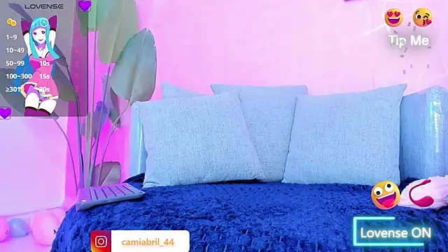 Snapshot of Trixiroy chatting on 12/23/25, 04:56 Trixiroy online show from 12/23/25, 04:56