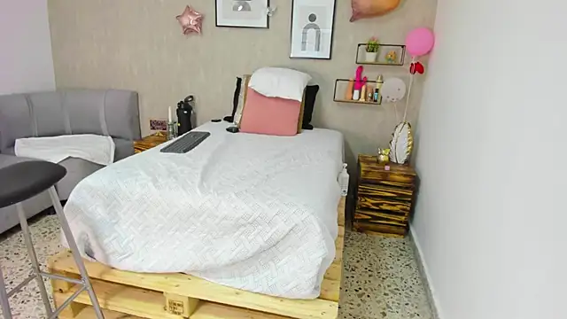 Snapshot of afrodita_martinez chatting on 02/19/25, 02:44 afrodita martinez online show from 02/19/25, 02:44