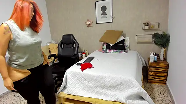 Snapshot of afrodita_martinez chatting on 02/23/26, 02:28 afrodita martinez online show from 02/23/26, 02:28