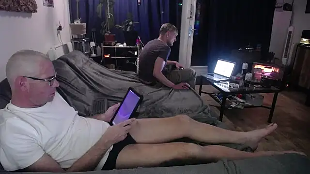 Snapshot of Maikel1981-NL chatting on 10/10/25, 06:20 Maikel1981-NL online show from 10/10/25, 06:20