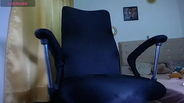 khalany hadid online show from 02/15/26, 07:51