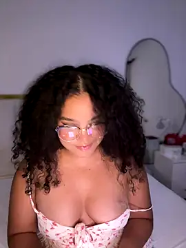 Lucy wilson5 online show from 12/23/25, 03:28