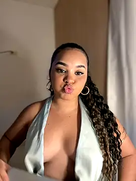 Lucy wilson5 online show from 11/07/25, 03:22