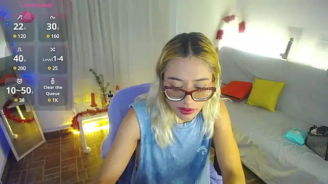 Snapshot of 911Calling chatting on 12/29/24, 09:41 911Calling online show from 12/29/24, 09:41