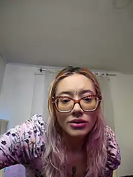 Snapshot of 911Calling chatting on 01/14/25, 10:55 911Calling online show from 01/14/25, 10:55