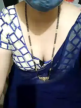 Snapshot of aliseanu chatting on 02/11/25, 02:02 aliseanu online show from 02/11/25, 02:02