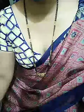Snapshot of aliseanu chatting on 02/06/25, 01:49 aliseanu online show from 02/06/25, 01:49