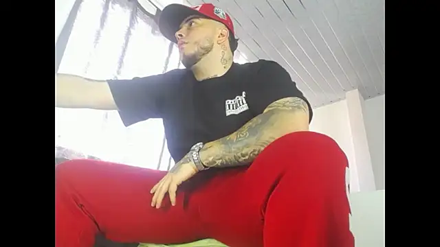 Snapshot of Dexter-T chatting on 09/13/25, 01:22 Dexter-T online show from 09/13/25, 01:22