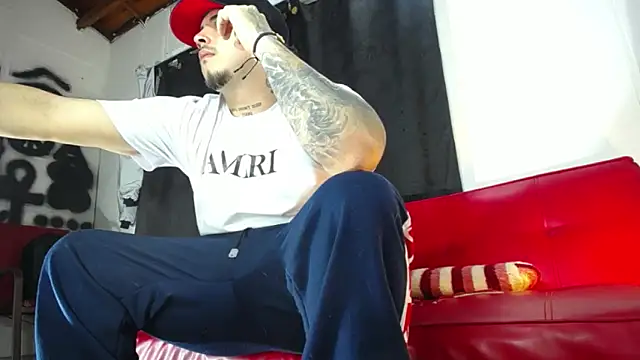 Snapshot of Dexter-T chatting on 01/07/25, 03:03 Dexter-T online show from 01/07/25, 03:03