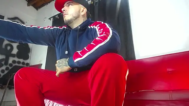 Snapshot of Dexter-T chatting on 12/20/24, 05:47 Dexter-T online show from 12/20/24, 05:47